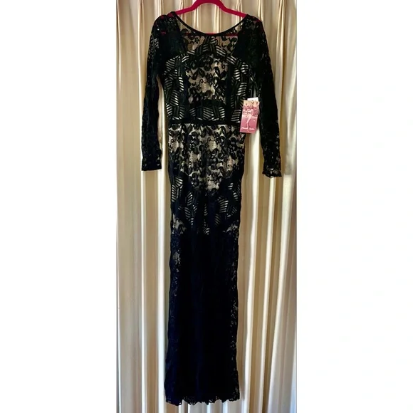 Emerald Sundae | Dresses | New Emerald Sundae Elegant Black Lace Long  Sleeve Stretch Maxi Dress L | Poshmark